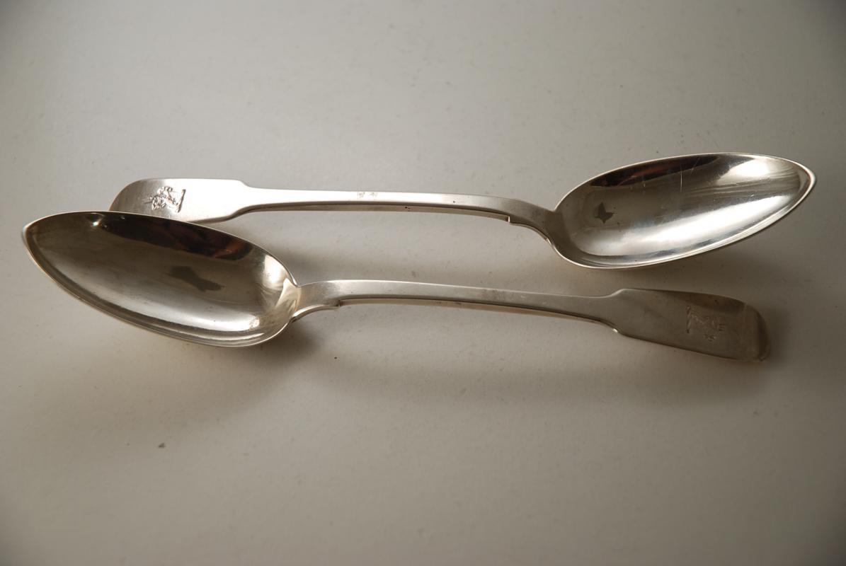 A_pair_of_York_Silver_spoons_Georgian_Fiddle_Pattern-00