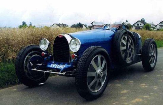 Antique Bugatti sold for £2.5 million in British auction